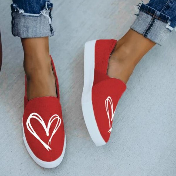 Women Sweet Solid Color Heart-shaped Antiskid Flat Canvas Shoes 